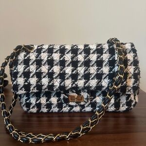 Chic Black and White Houndstooth Women's Bag